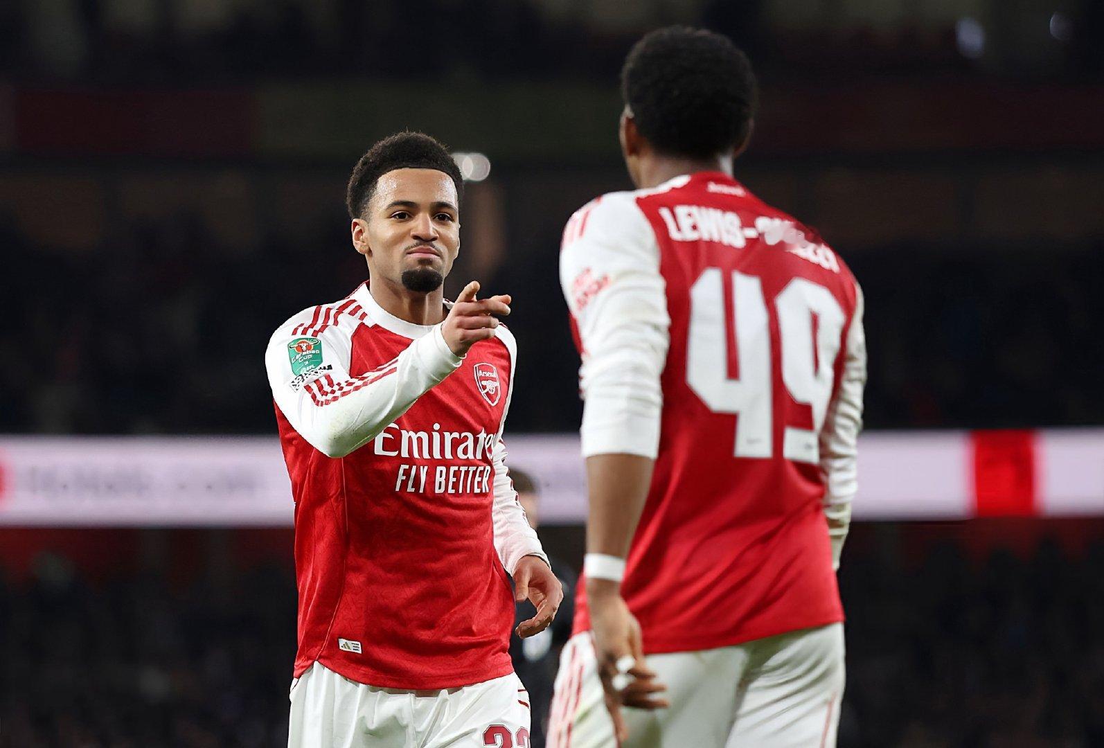 斯凯利谈助攻恩瓦内里时说:“赛前我们聊过这件事。我觉得我比任何人都了解他。我们之