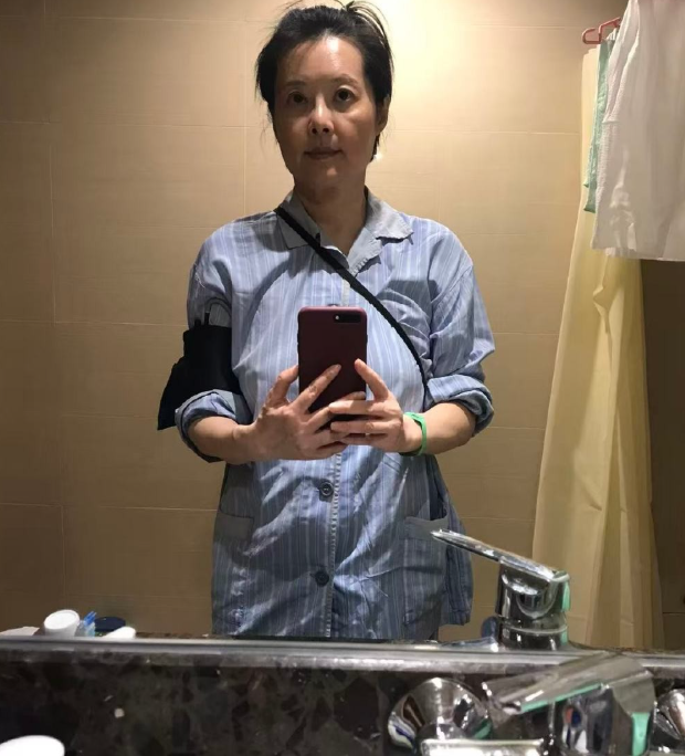 演员袁立发文暗示自己在娱乐圈“消失”的原因是和小璀老师一样的她不明白自己的遭遇
