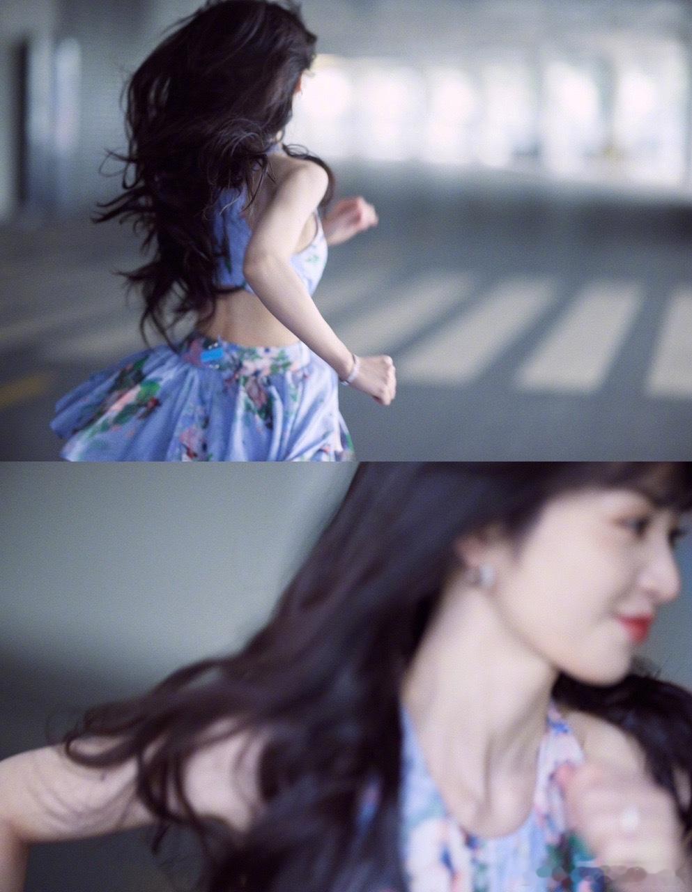 田曦薇被代拍吓到了代拍突袭跨年后台，田曦薇受惊快步疾走，魔童甩袖姿势刷屏。可爱模