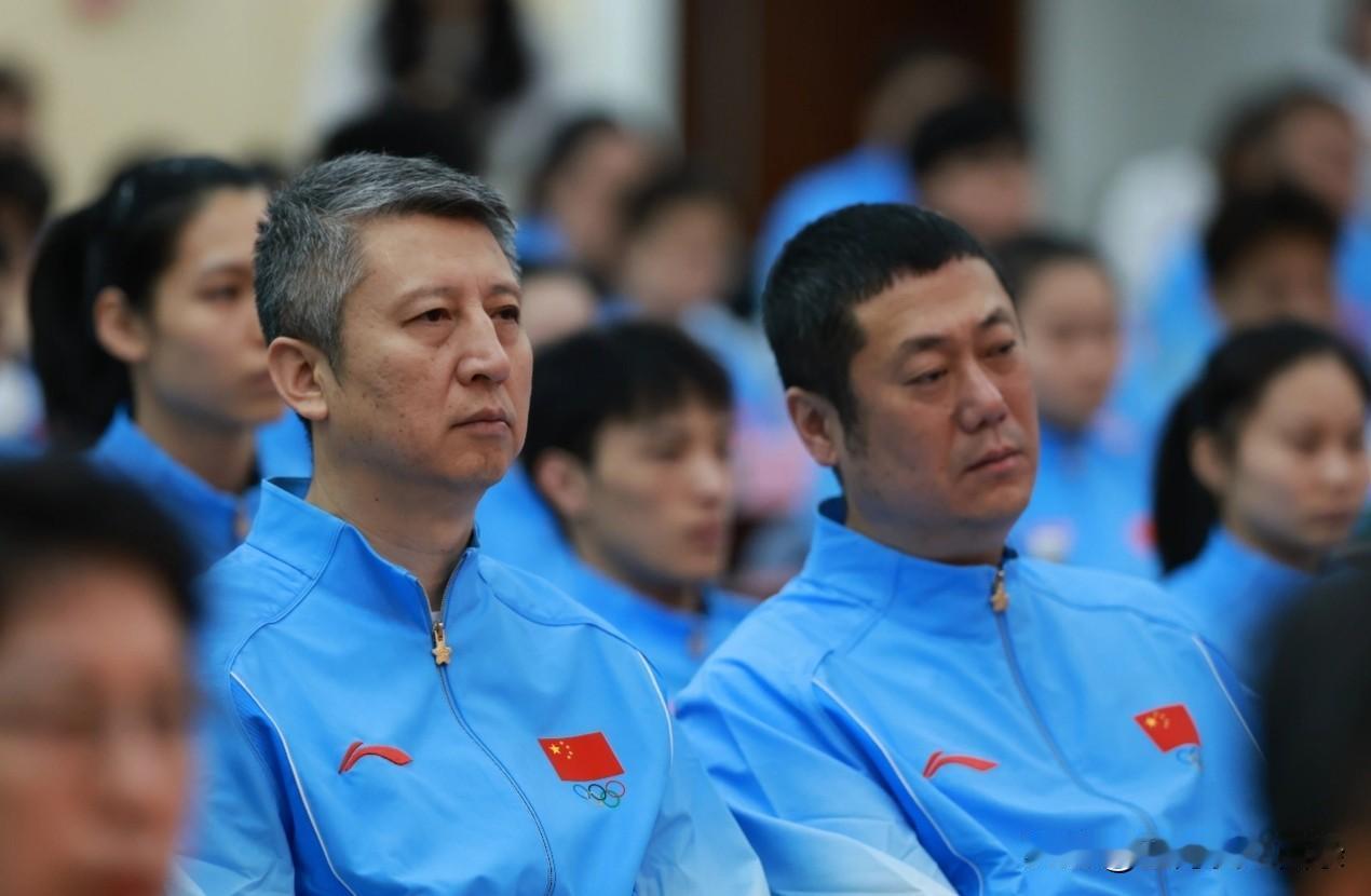 原以为乒乓球运动员很累，全年几乎都在流浪地球比赛。没想到看见其他项目运动员开会，