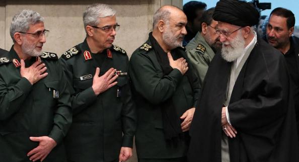 伊朗几十轮的反击行动中，有一个很奇怪的现象，他们似乎将主要打击目标放在美军的军事