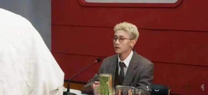 饰演严谨科学家的张一山？哪个科学家会染成黄毛？​​​