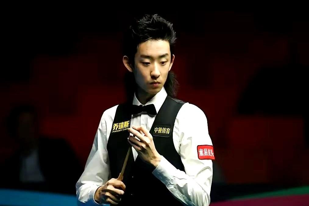 英锦赛第一日打完，种子们稳得一批——小特、斯佳辉、巫师、墨菲全晋级，连最悬的小特