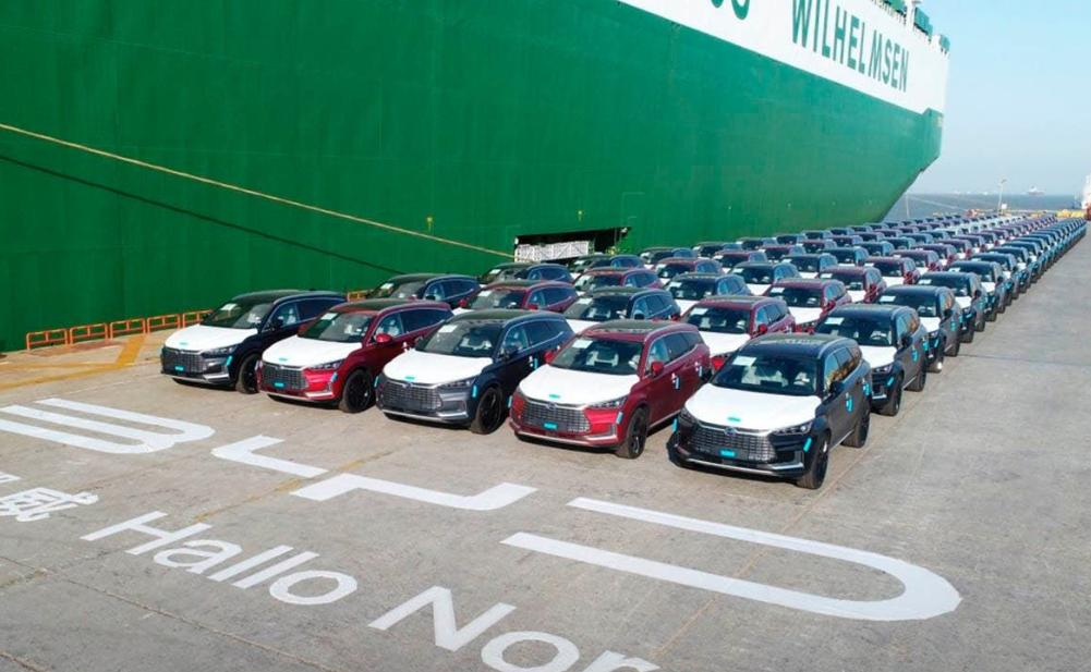 同比暴涨313.4%！比亚迪11月出口12.8万台，创单月新纪录...