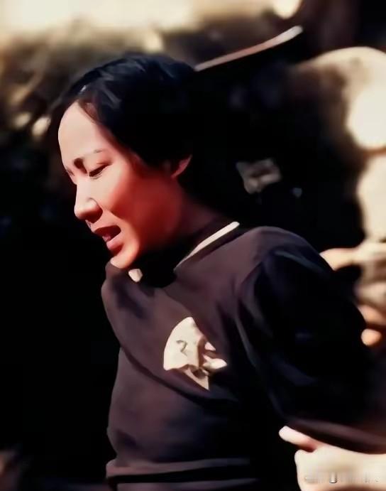 陈玉贞烈士就义前留影：温婉女子的铁骨忠魂这是陈玉贞烈士就义前的留影，这并非