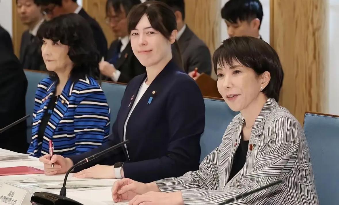 距离台岛110公里！一日本舰进入台湾海峡，下1秒，直接被解放军处置了果不其然