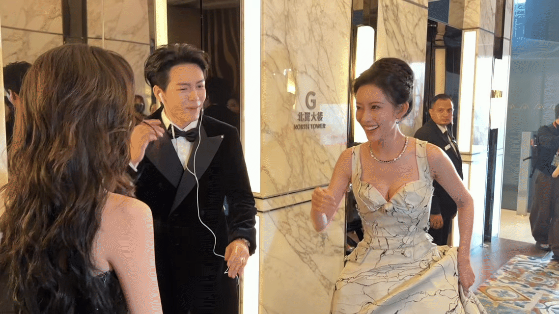 曾舜晞躲C未半而中道被架回谁懂i人的社恐！曾舜晞被白鹿孟子义拉去合影，拼命躲C