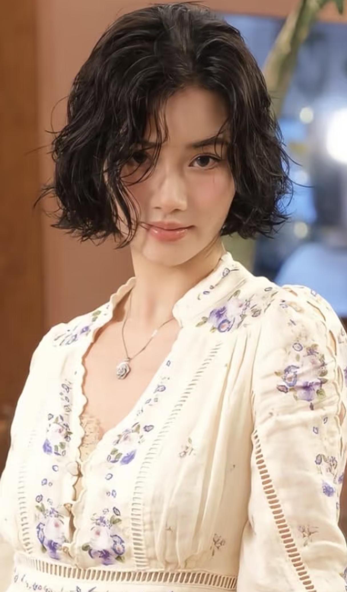 分享你心目中的自然美女自然美女，天生丽质难自弃，一朝选在君王侧。回眸一笑百媚生，