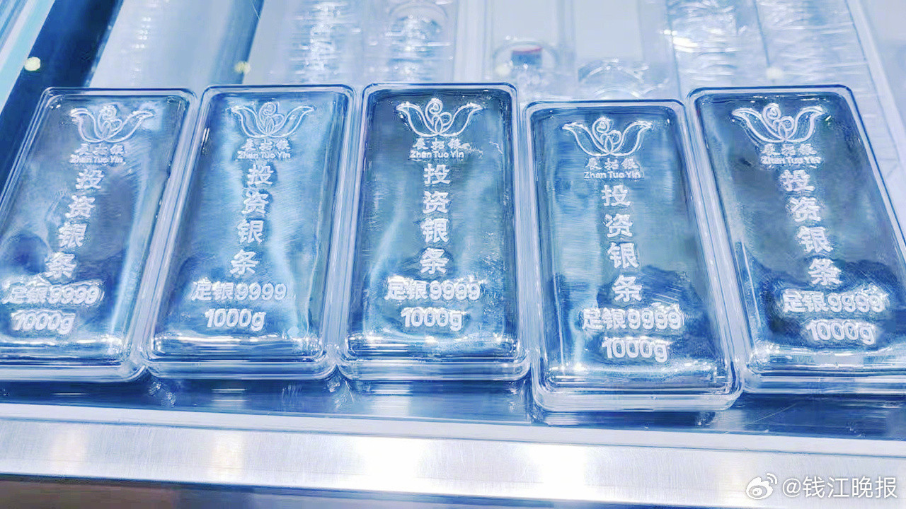 白银疯涨113%！男子豪掷百万狂囤90公斤银条，老板：外地客户都来抢