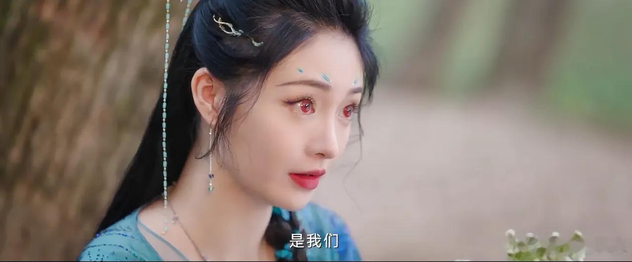 一个温柔善良是翠玉，一个性如烈火叫鸣鸾《淮水竹亭》里的水蛭妖，名叫翠玉鸣鸾，名字