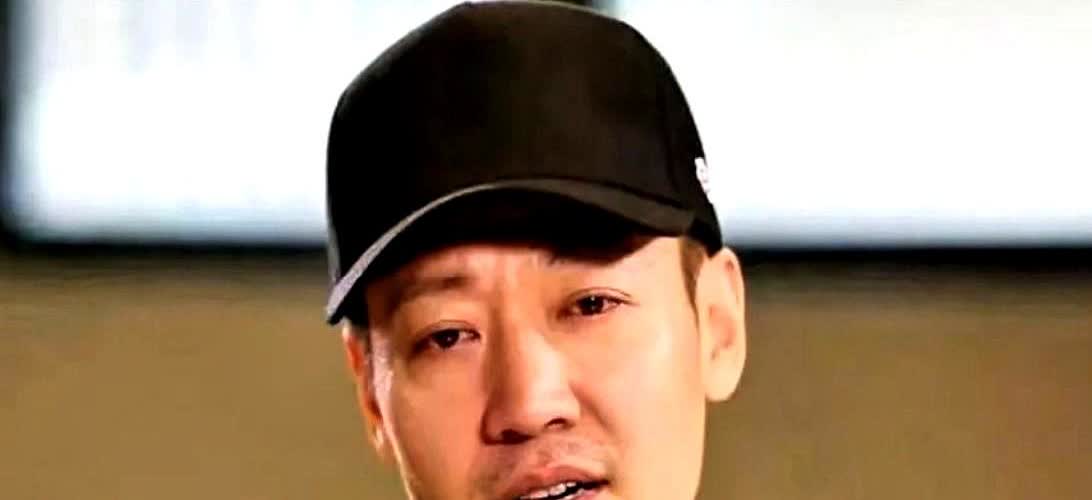 辛柏青低头收拾妻子睡衣时，手抖得拉不开抽屉。说的没错，最痛的不是告别瞬间
