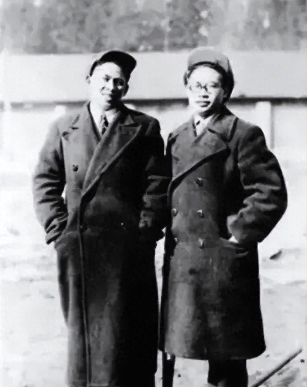 1967年李敏汇报钟老情况后，毛主席获悉钟老生命垂危立即做出重要指示，现场气氛凝