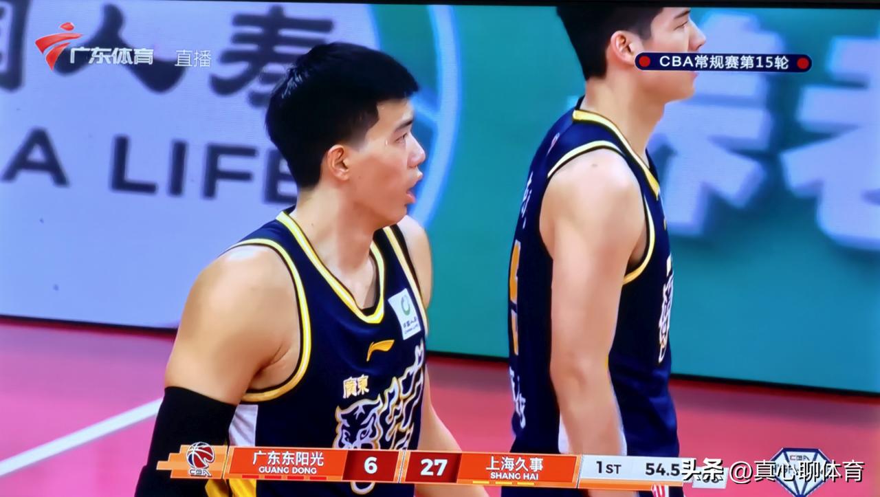 大跌眼镜[笑着哭][笑着哭][笑着哭]广东队全队手感冰冷，第一节只剩54秒，广东队只