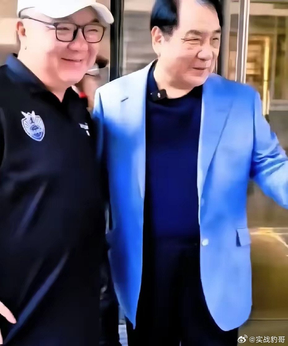 6月27日董路不仅收到了一份豪华的庆功宴，而且收到了一份更大的惊喜。李