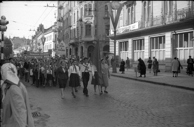 走，上班去！（1964年乌克兰利沃夫）