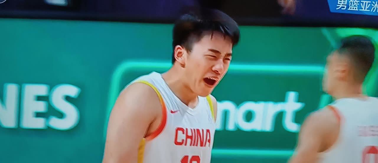 我看郭士强主教练可以给高诗岩一个副队长干干了，攻守兼备，小高的精气神和拼搏精神