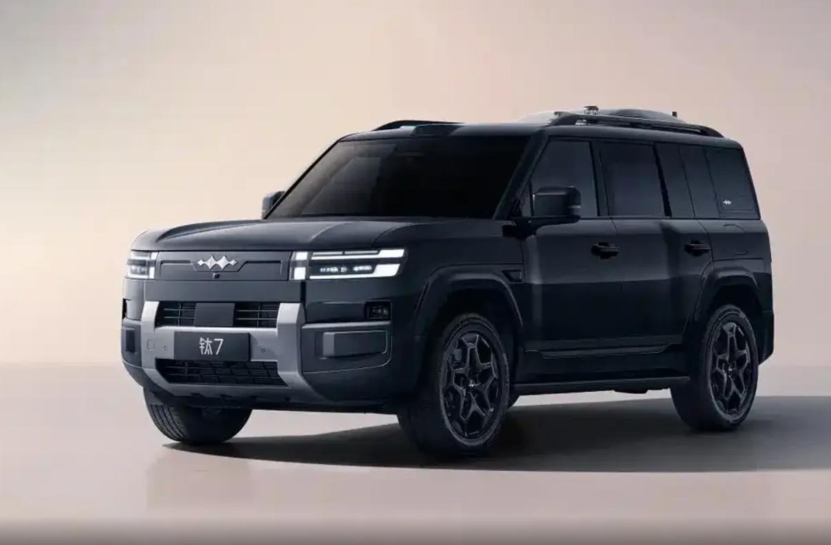 方程豹钛7在10月（首个完整销售月）销量就突破2万台，达20024台，这个市场