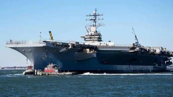美国的国运这是真崩了呀？福特号烧完之后，艾森豪威尔号也开始烧了！ 据美国媒体