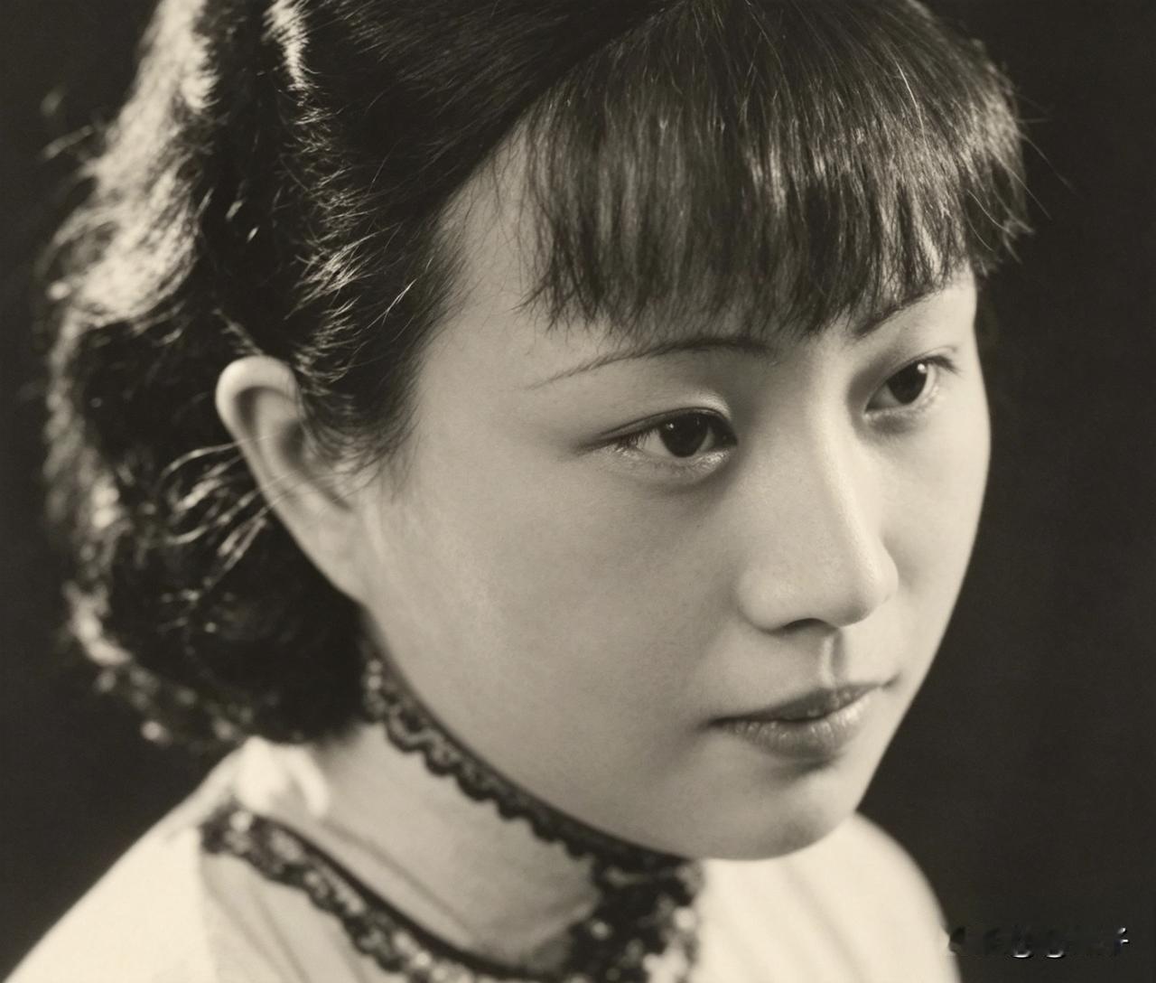 谭祥乃民国元老谭延闿之三女，亦是宋美龄的干女儿。她与陈诚的婚礼，由蒋介石和宋美龄
