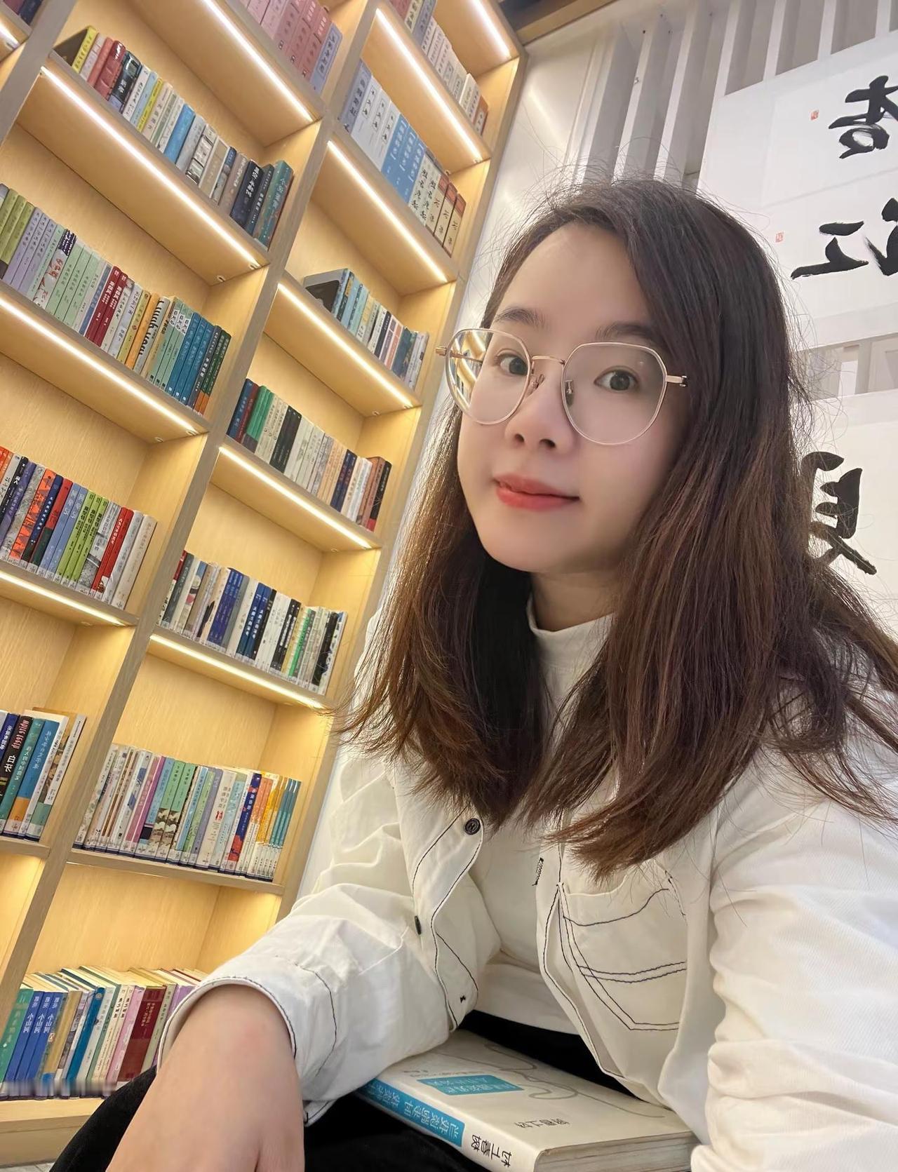 最好的状态就是平静温柔随和对任何事都淡淡的🥃