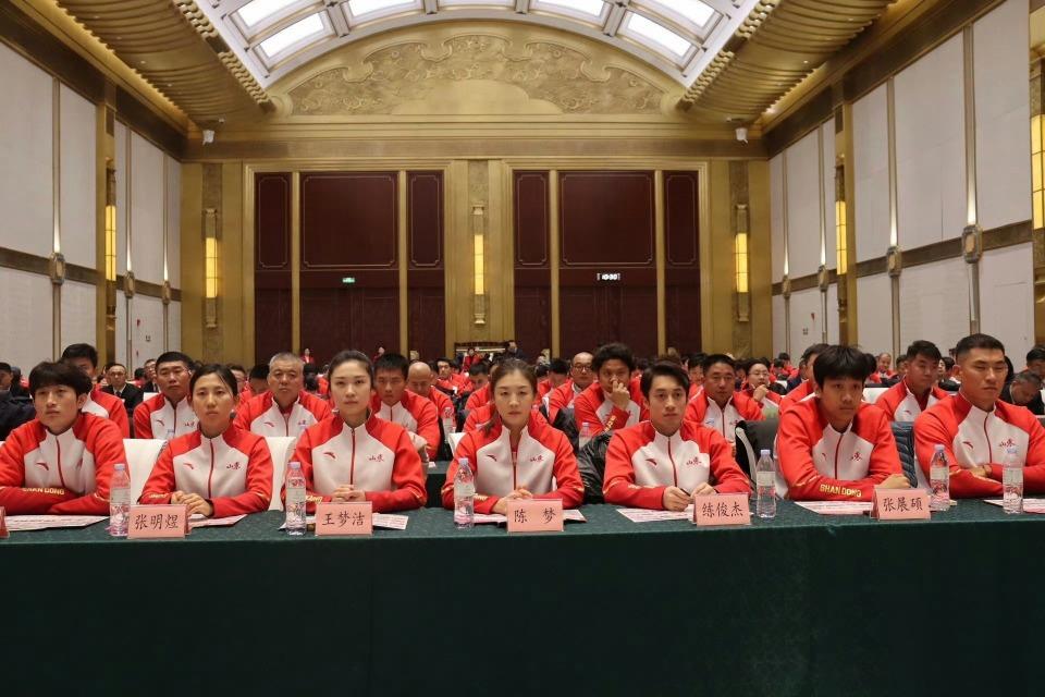 1米66在山东算娇小？全运表彰会给出答案陈梦1.66米的身高在全国已属中上