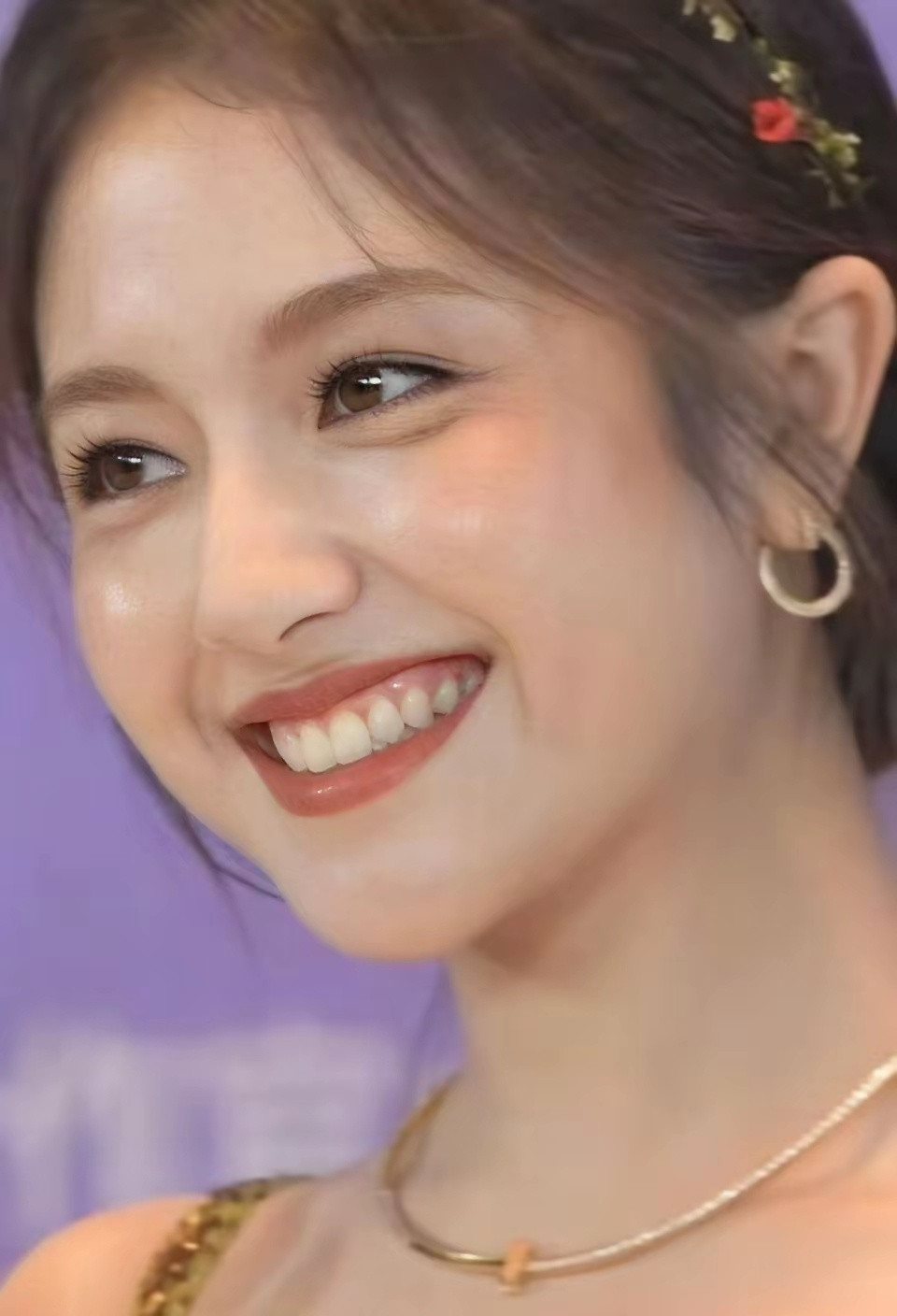 有人能懂我吗，我感觉李兰迪的牙弓，不知道是不是这么叫的，就是笑起来的弧度非常完美