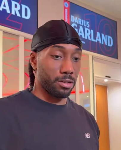 伦纳德赛后接受采访，谈到了自己脚踝的持续性伤势以及上一场提前离场的决定："反正