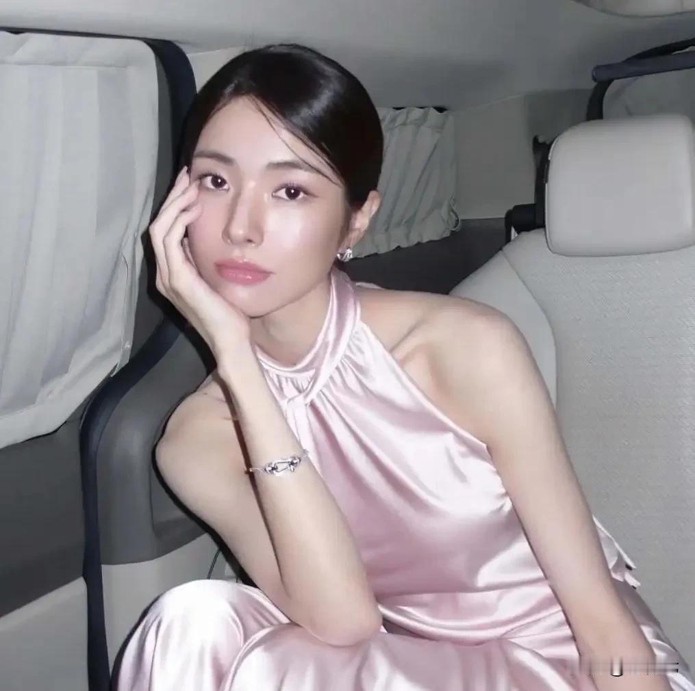 韩国女星炫耀“4代行医世家”‼️一扒曾祖父竟是亲日汉奸🔥🔥韩国女星安河英是