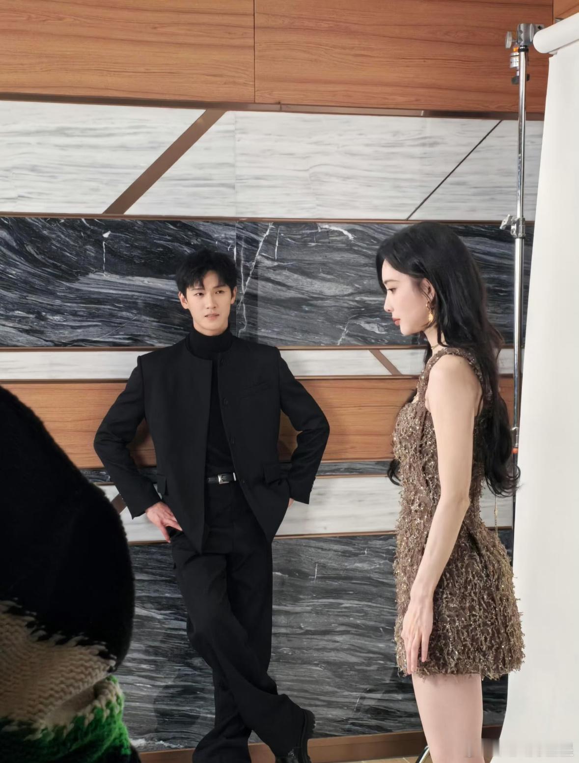 孟子义李昀锐未公开合照孟子义李昀锐他在笑她在闹这个眼神！陷进去了