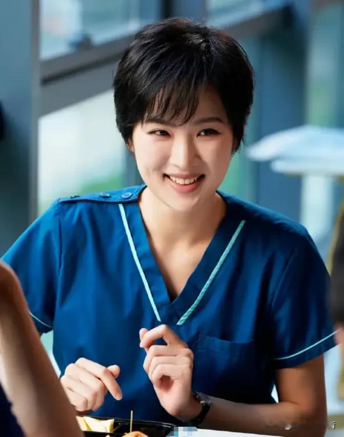 姚安娜的四大心得:“从来不炫富，不动别人的蛋糕，受得住嘲，同行衬托。”在流