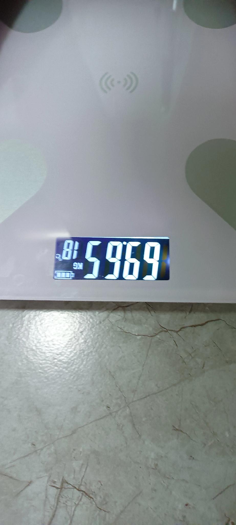 今天是减肥的第十七天，体重终于是六开头了。最近几年都没有六开头的时候啦！看来