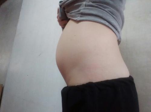 孕妇被迫喝下“转胎药”, 孩子出生后, 孕妇大哭后悔, 婆婆却笑了!