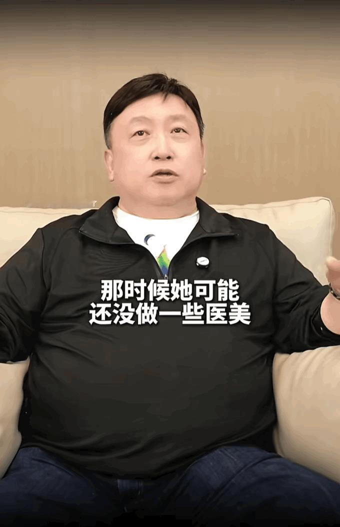 王晶给我的感觉还是比较欺软怕硬的这样看来成龙的死后100年确实不夸张只是不知