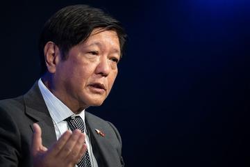 小马科斯终究为自己的“清算”行动付出了惨痛代价。这位试图借国际法庭之手将前总统杜