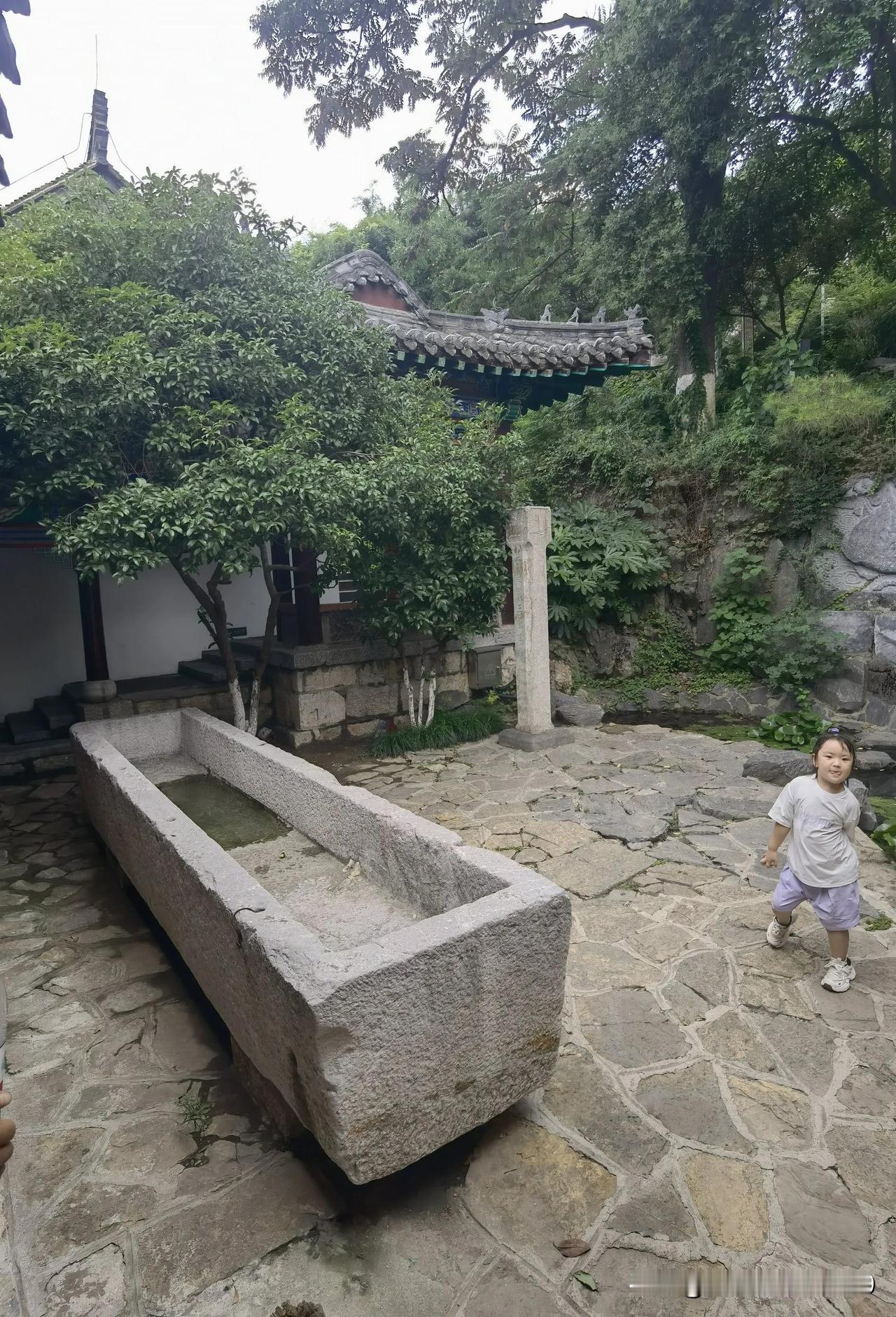 有一种感觉“什么厂”己经是历史，现在存在的少而再少了。在过去，我们这个市也