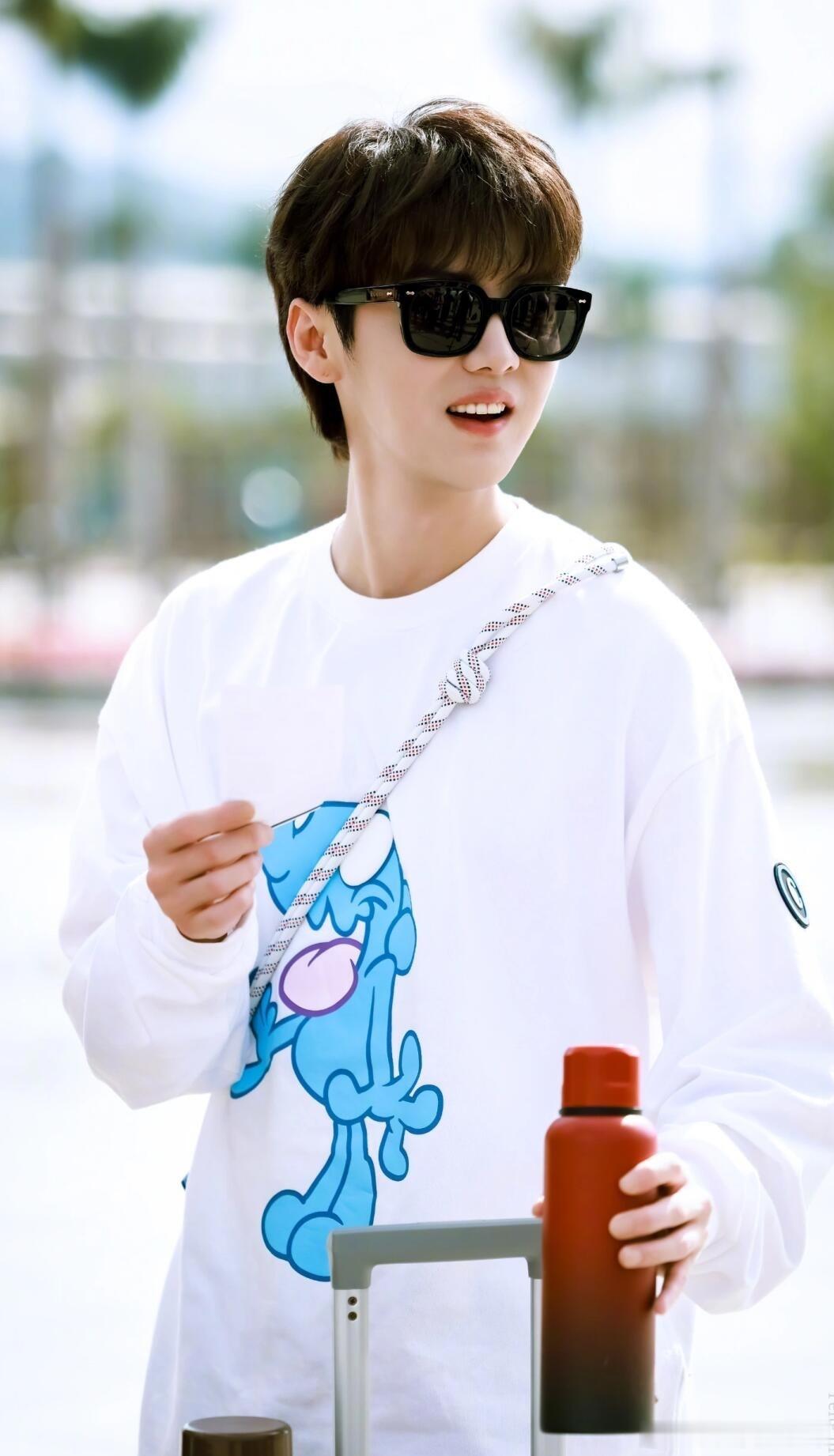 鹿晗王勉零帧起演吃饭哈哈哈哈哈零帧起演、无实物吃饭，鹿晗王勉用实力证明，好演员