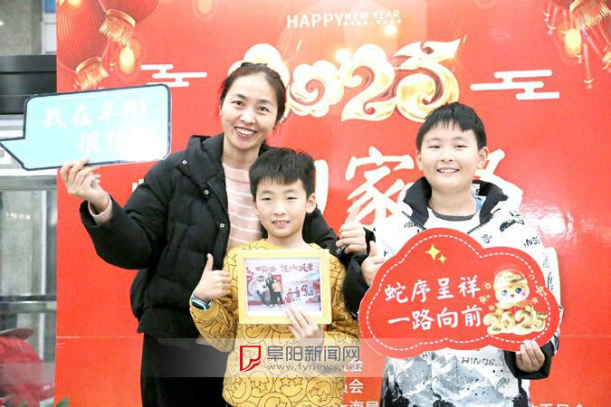 情暖归途:春运公益拍摄送幸福纪念照