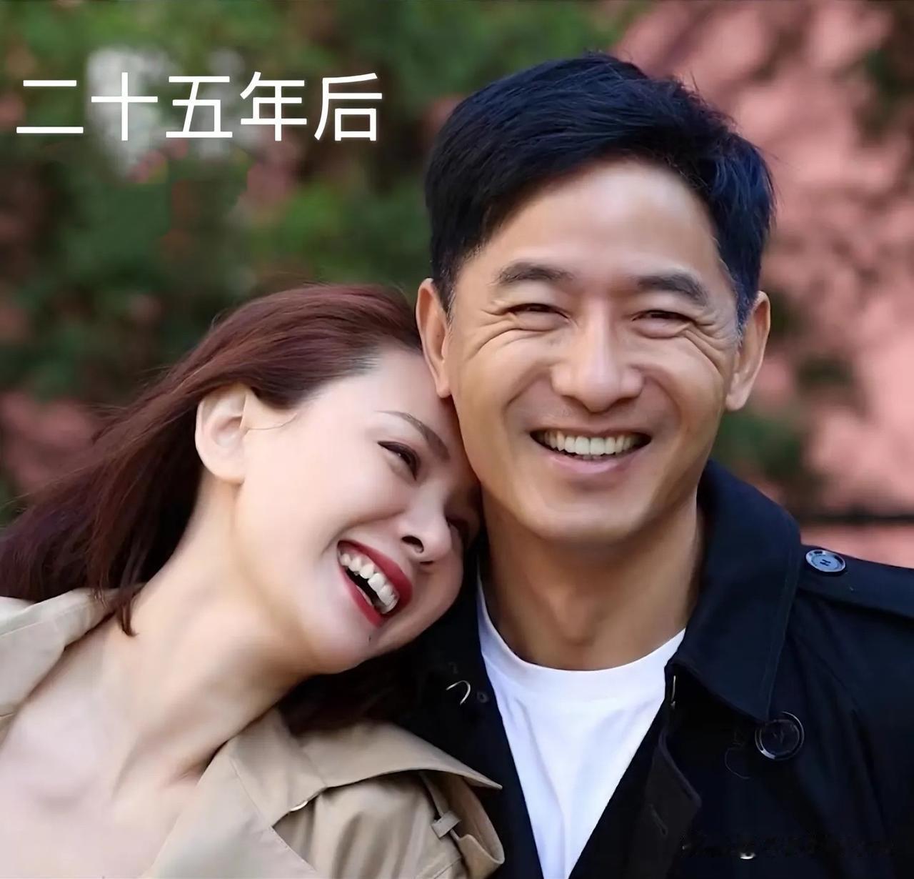 7月8日，48岁程莉莎更新动态，并配文“谁还没年轻过”。她晒出两张夫妻合照，一张