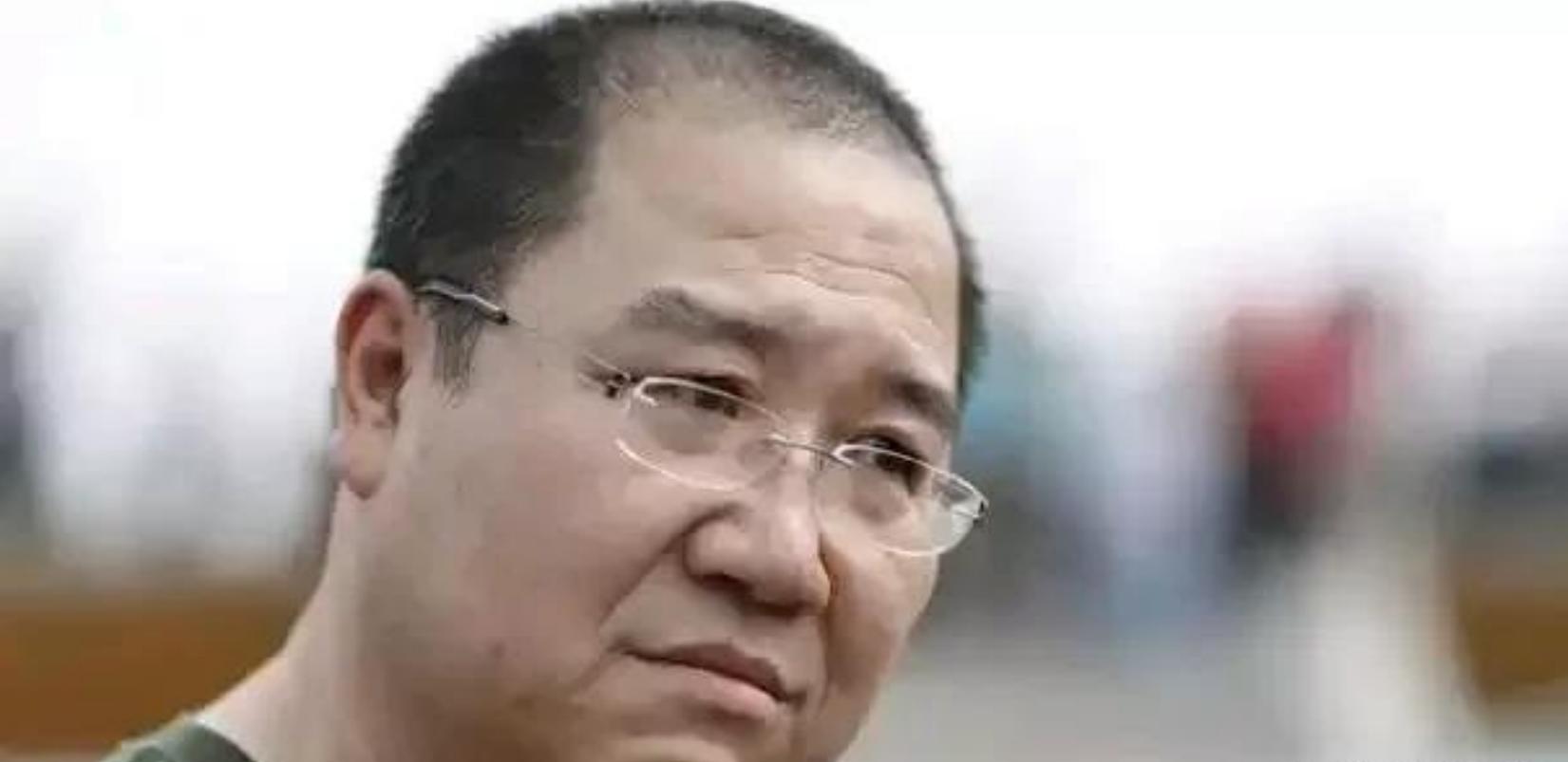 英达哭了！就着眼泪说的话，真是酸心酸肺！英达面对质疑，带着哽咽和无奈，一