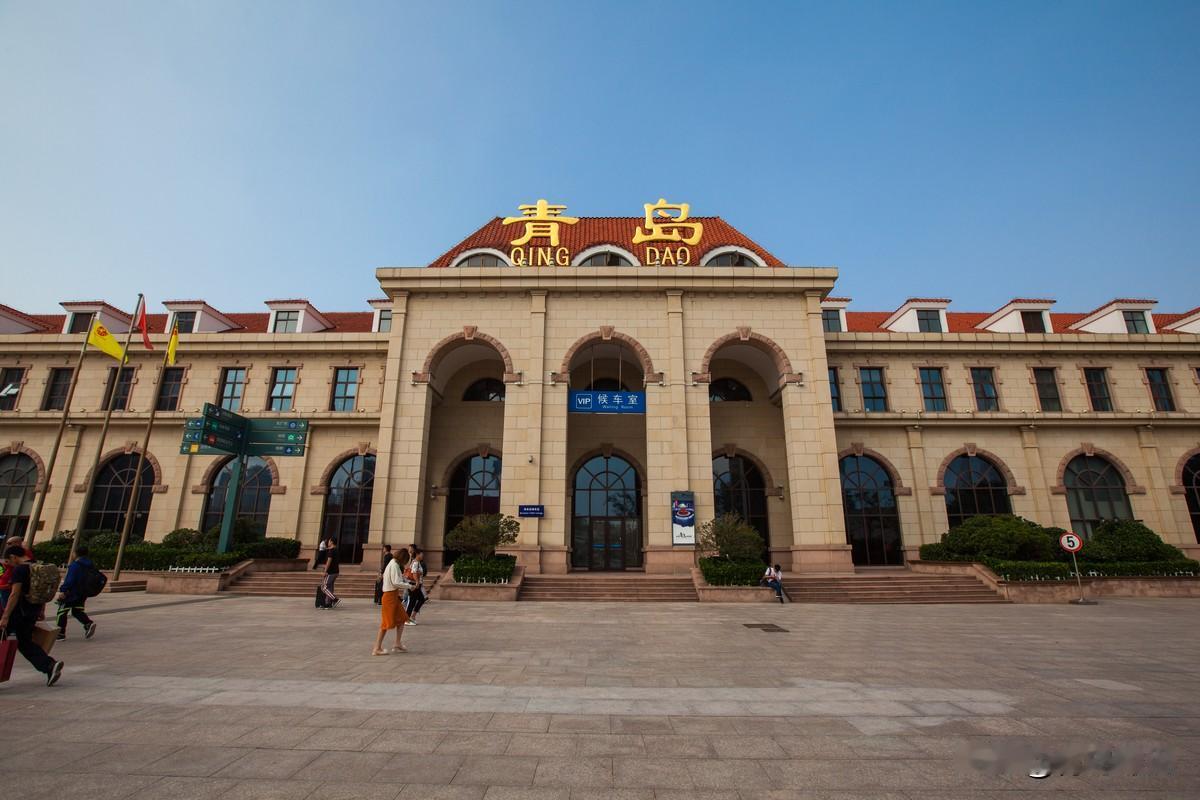 不懂就问，现在青岛下了火车，打车好打吗？短程出租车还拒载吗？前几年，经常坐火