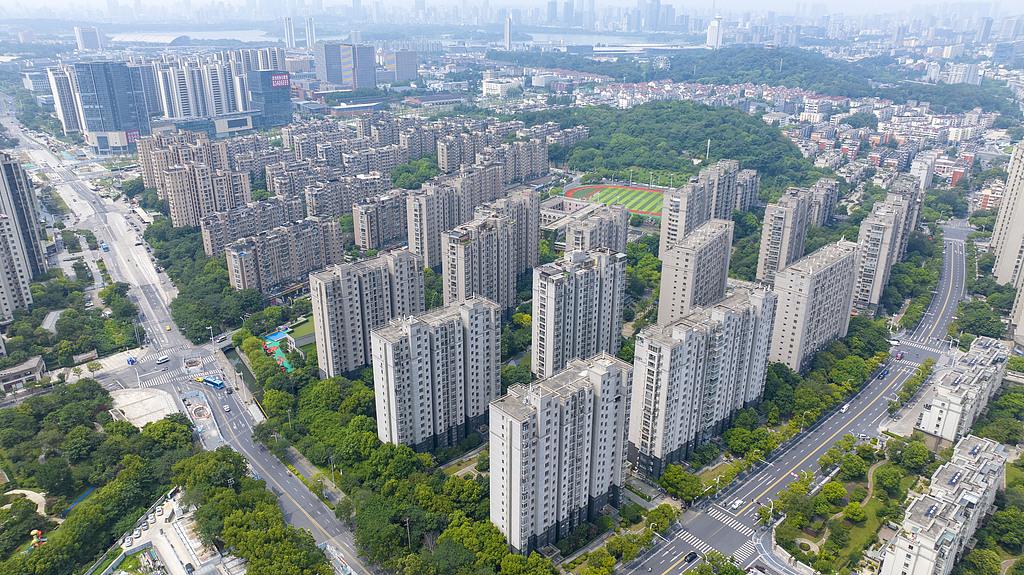 1—8月份全国房地产开发投资同比下降19.9%，楼市的底层逻辑彻底变了。另外值