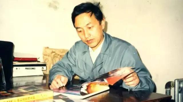 柳氏名人是怎样把中科院出资的科研企业变成私有企业的，朋友们，讨论一下实事求是