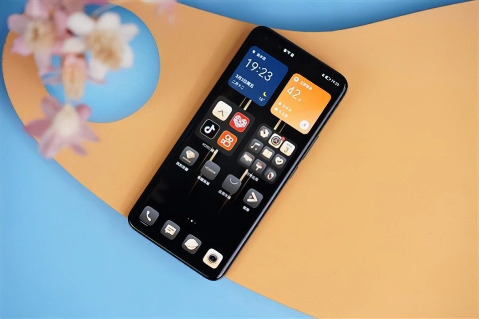 从6699元跌至3699元,16GB+512GB+<em>10</em>倍耐摔,<em>荣耀</em>旗舰加速清仓