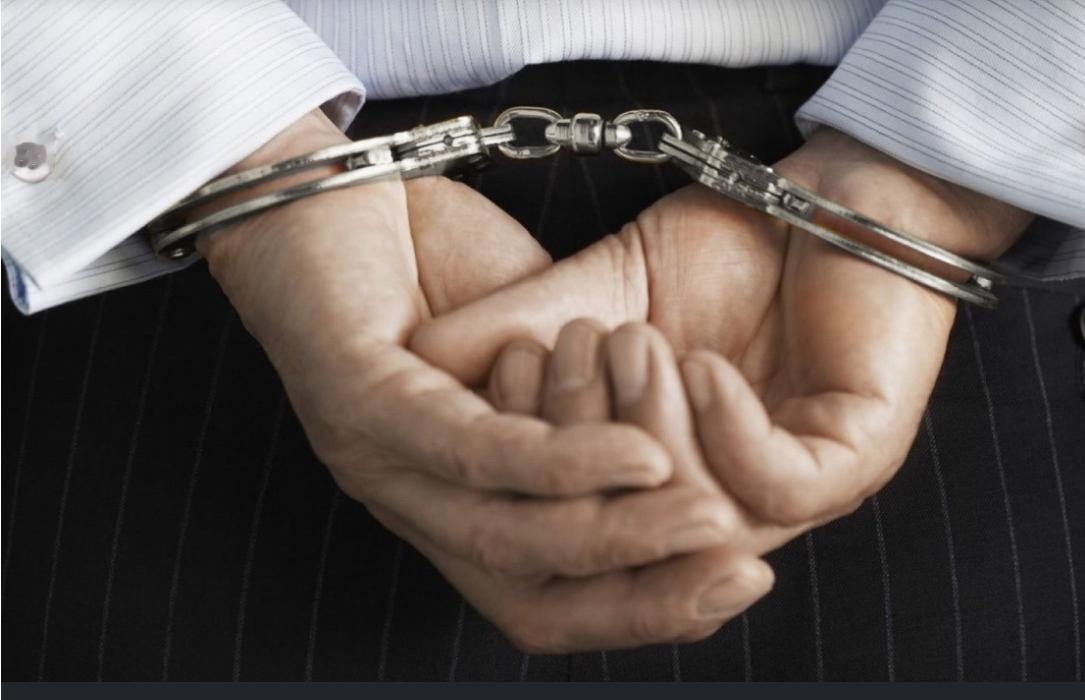 【退休将军被捕，揭开马科斯政府的执政“防洪堤”溃口】菲律宾退休