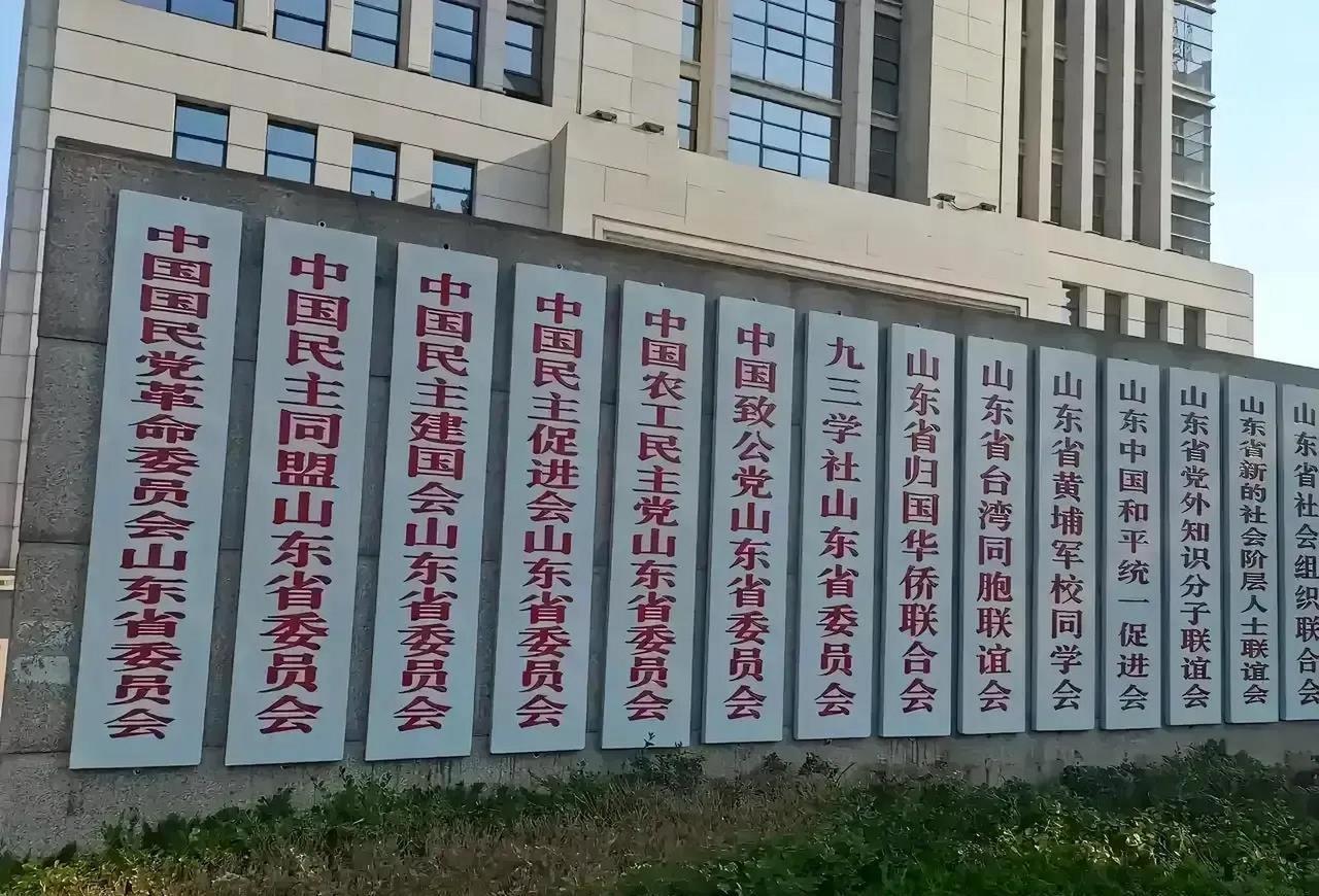 局长不懂法？前段时间某地一个局长因为违法乱纪被有关部门调查，网友有人：惊呼局长