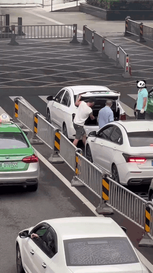 伤害不高，侮辱性极强，这招好