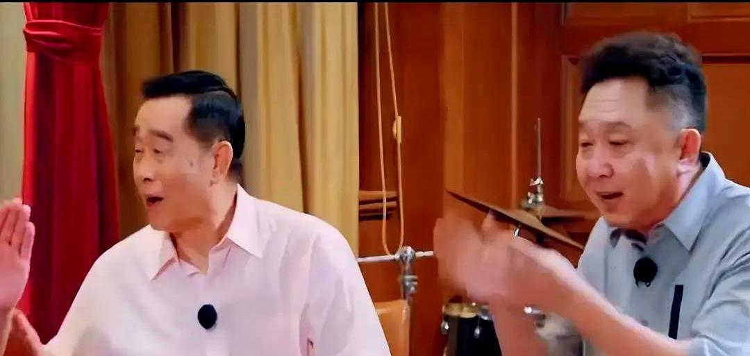 现在徒弟告师父，都快成演艺圈新常态了。于谦干了件“逆流”的事。他师父，相声名