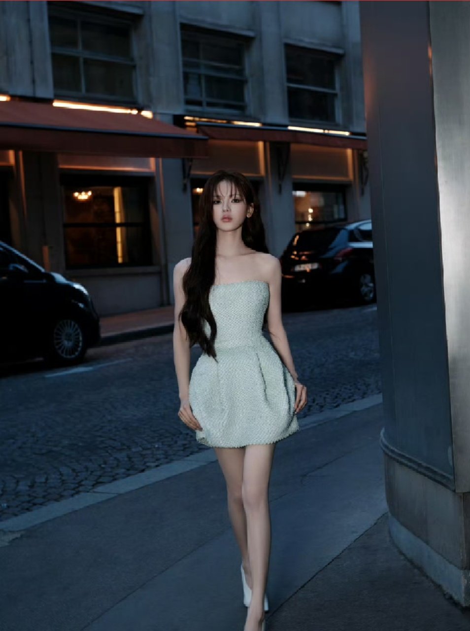 杨超越全球首穿杨超越立体雕塑裙杨超越全球首穿！！！