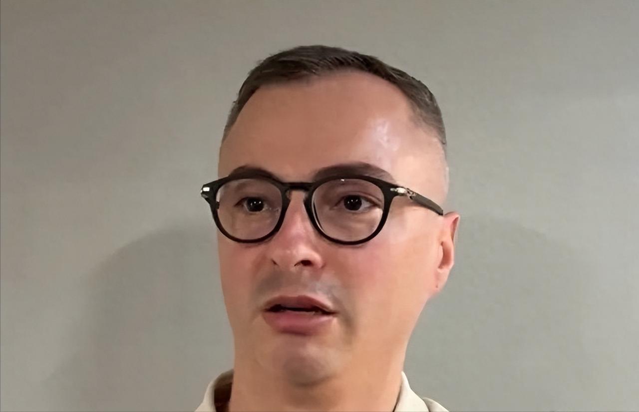 广东打不过广州队，为什么？雅科夫列维奇说出原因CBA季前赛继续拉开战幕，广东男