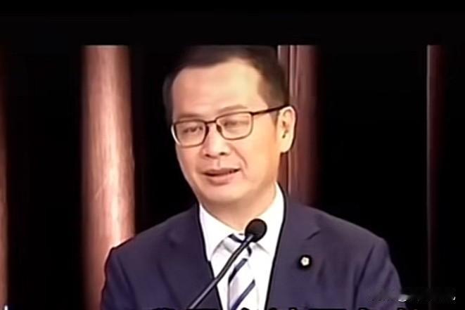 沈伯洋想告罗智强？罗智强支招：去告2014年的你自己！这事真是越唠越有意思！